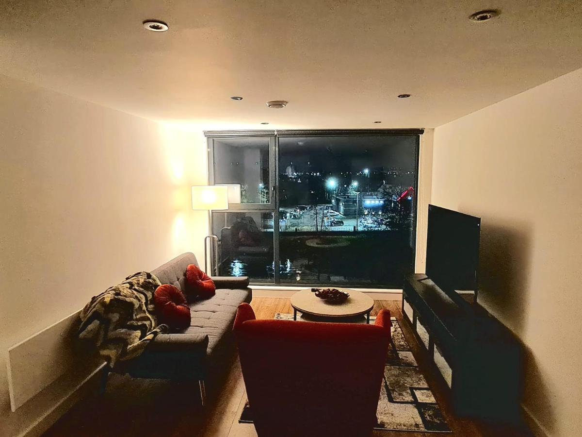 מנצ'סטר 1-Bedroom Aprt In Salford- Freeparking- Sleeps3 מראה חיצוני תמונה