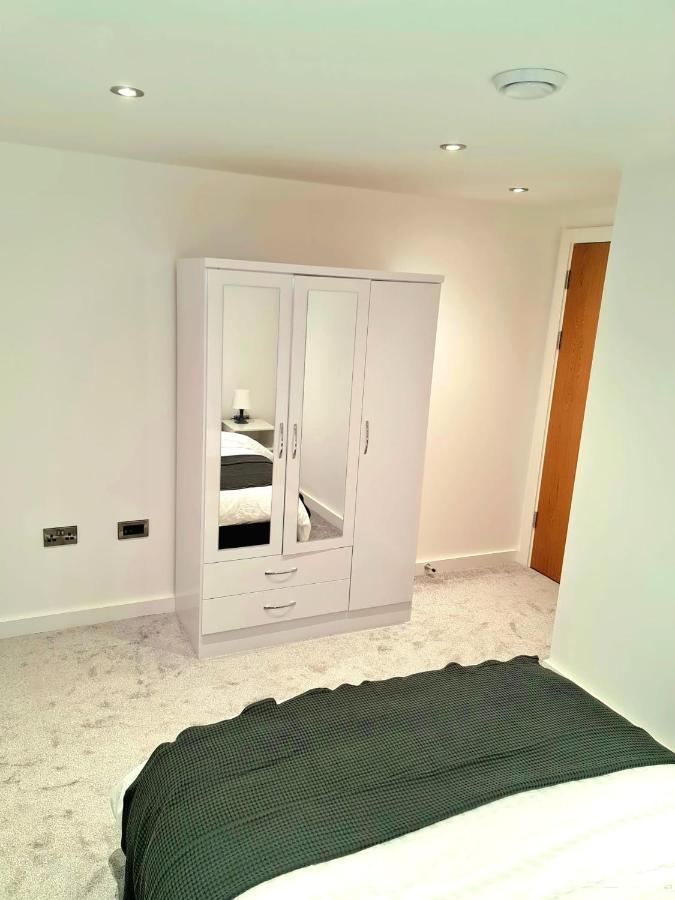 מנצ'סטר 1-Bedroom Aprt In Salford- Freeparking- Sleeps3 מראה חיצוני תמונה